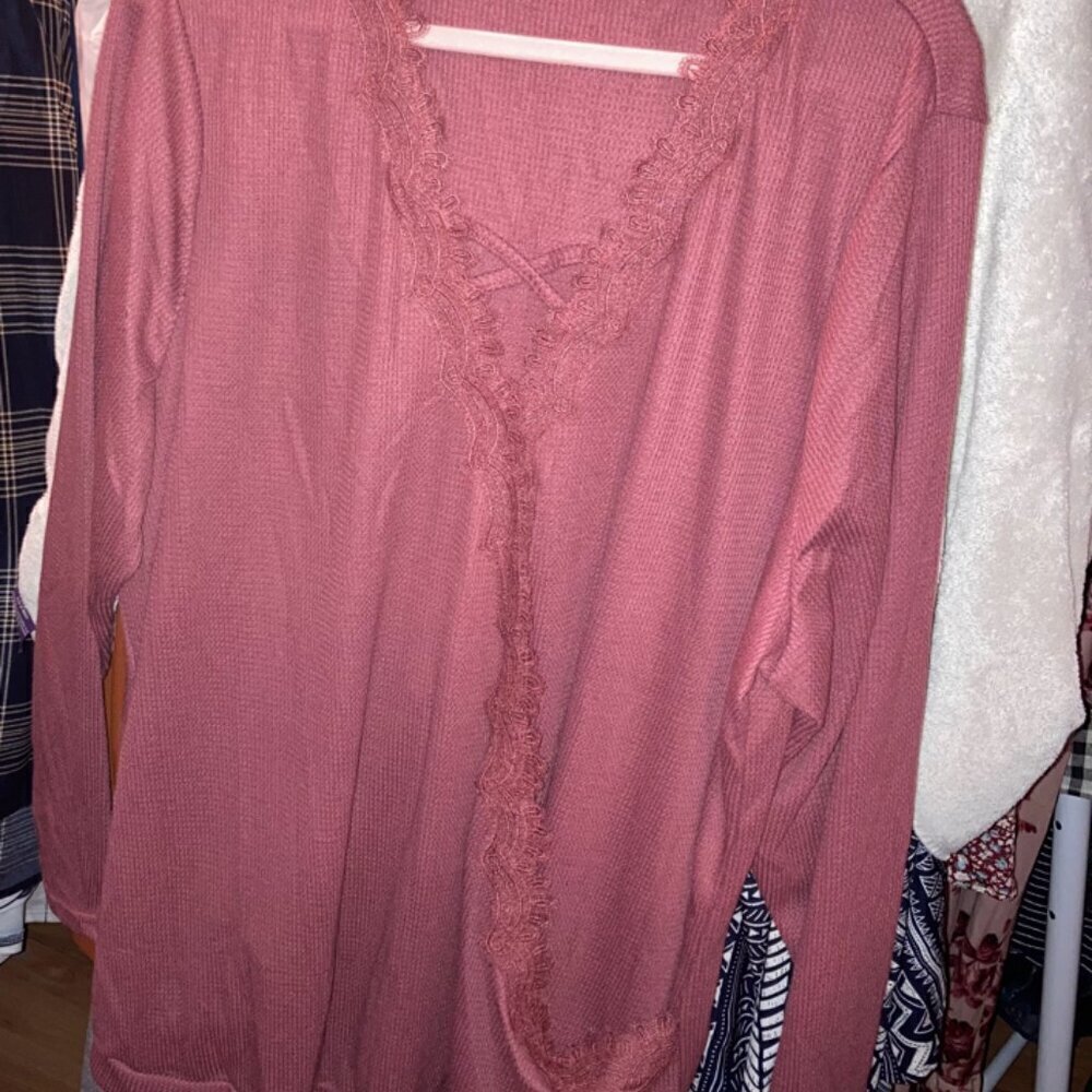 Bloomchic mauve texture wrap crocheted lace on wrap flap